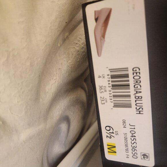 Naturalizer Georgia Pumps. NIB. Blush is the color. Size 6.5 - Picture 3 of 12
